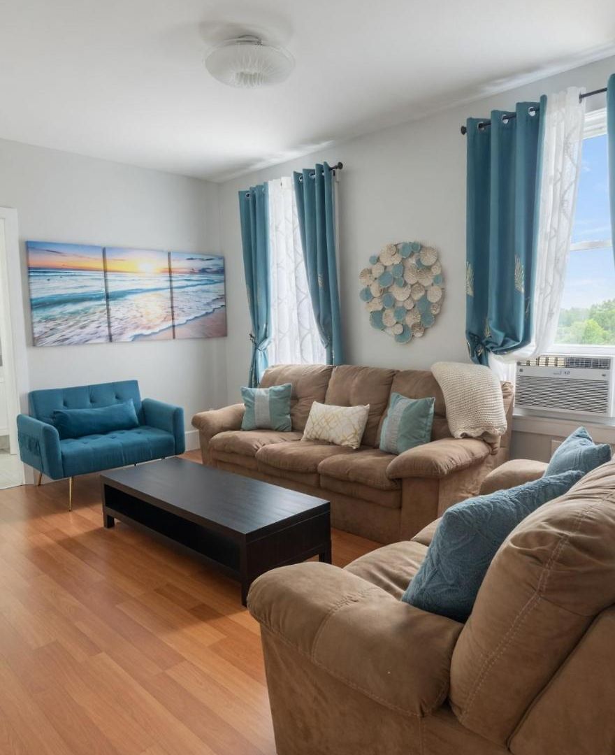 Apartment Spacious 4br Near Subway, Sleeps 8per Easy Access To Downtown *
