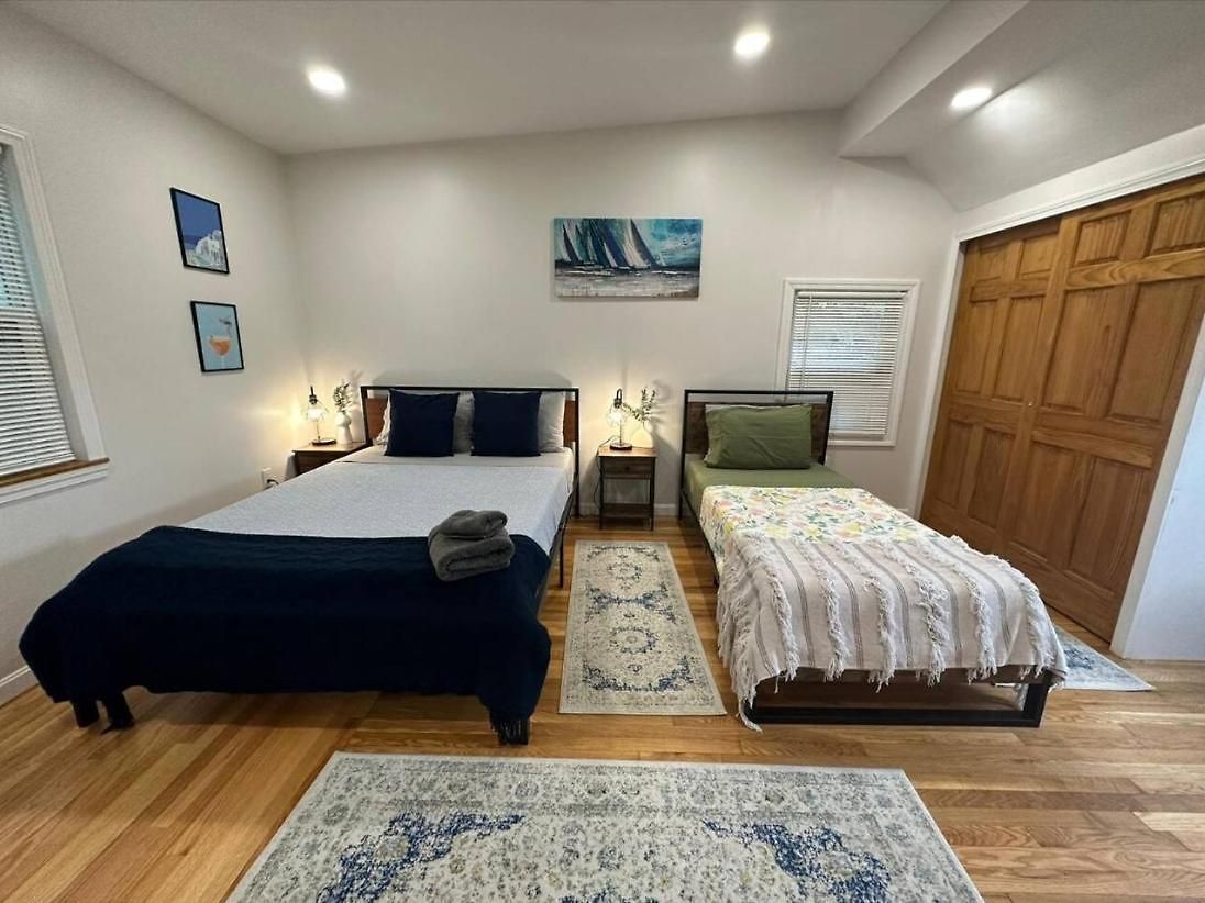 -no16- Extra Spacious In A House - 10 Min To Line T Station & College - Centrally Located At Brighton Boston