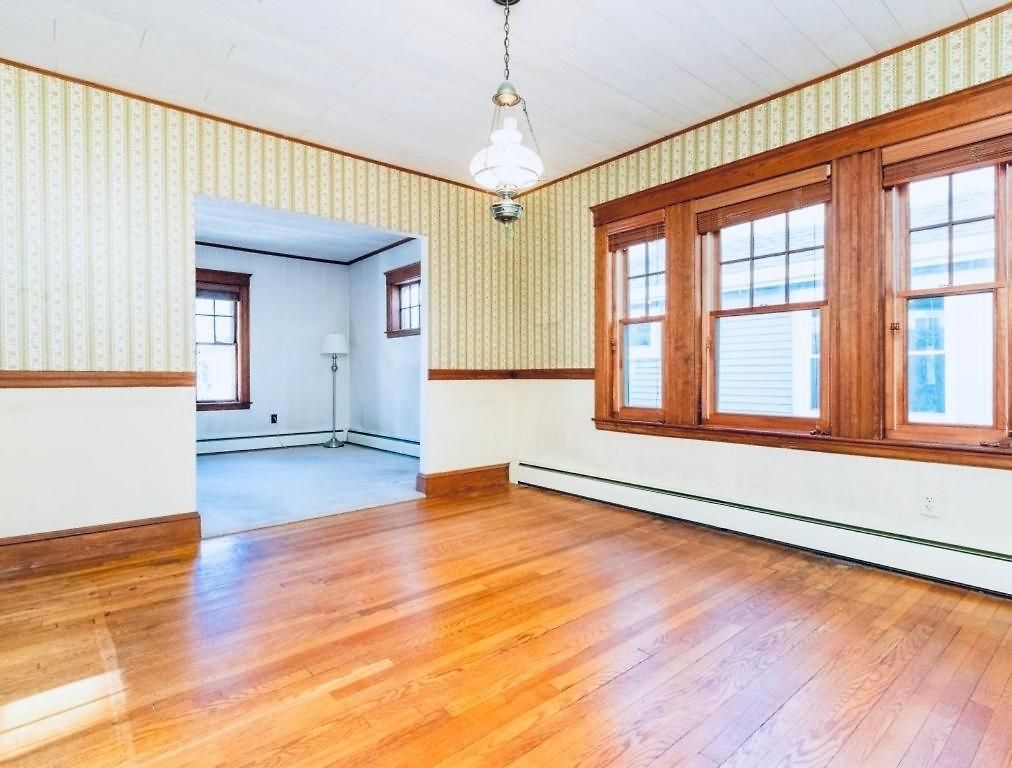 Spacious With Great Amenities Guest house Boston