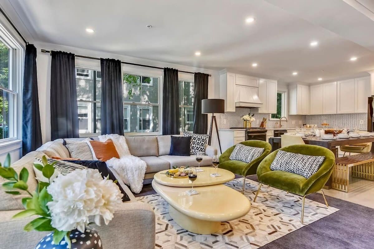 Holiday home Luxe Near T Boston