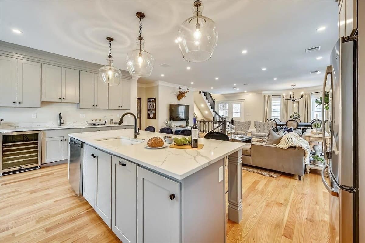 Spacious New Renovation Near T Holiday home *