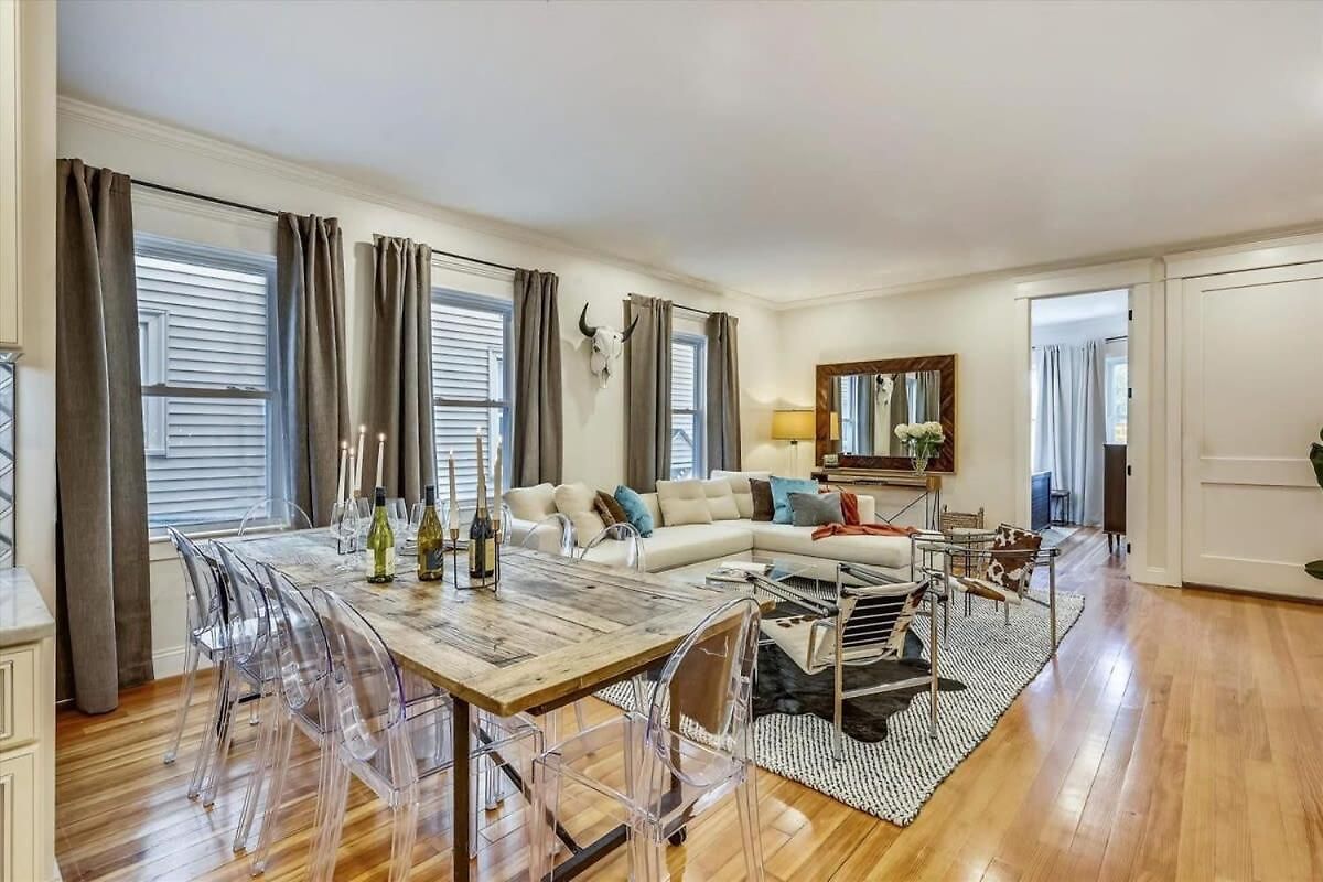 Holiday home Stylish Renovation Near T Boston