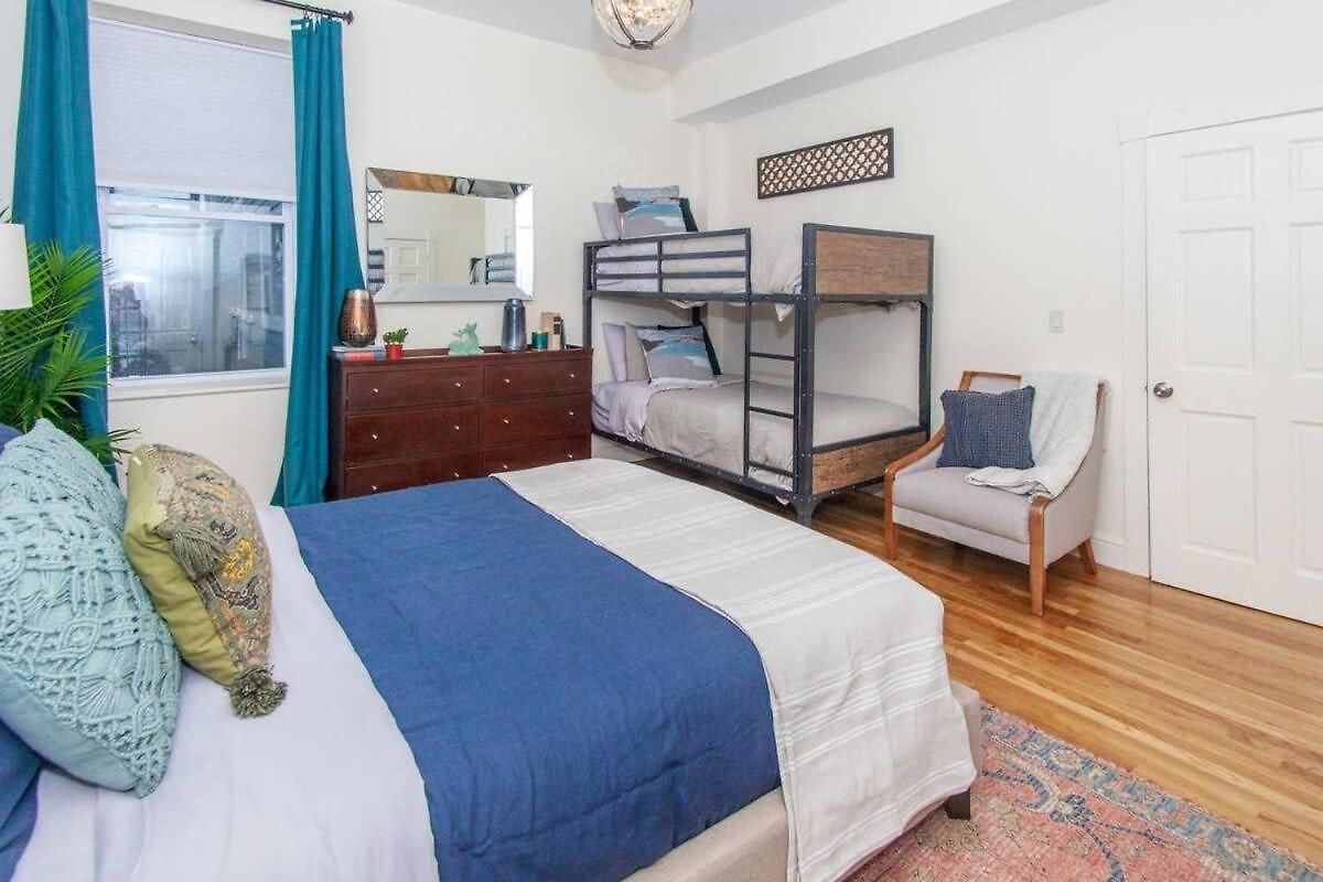 Expansive Essential Triplex Near T Holiday home