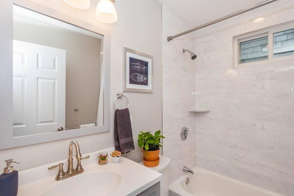 Bright & Spacious Near T Boston