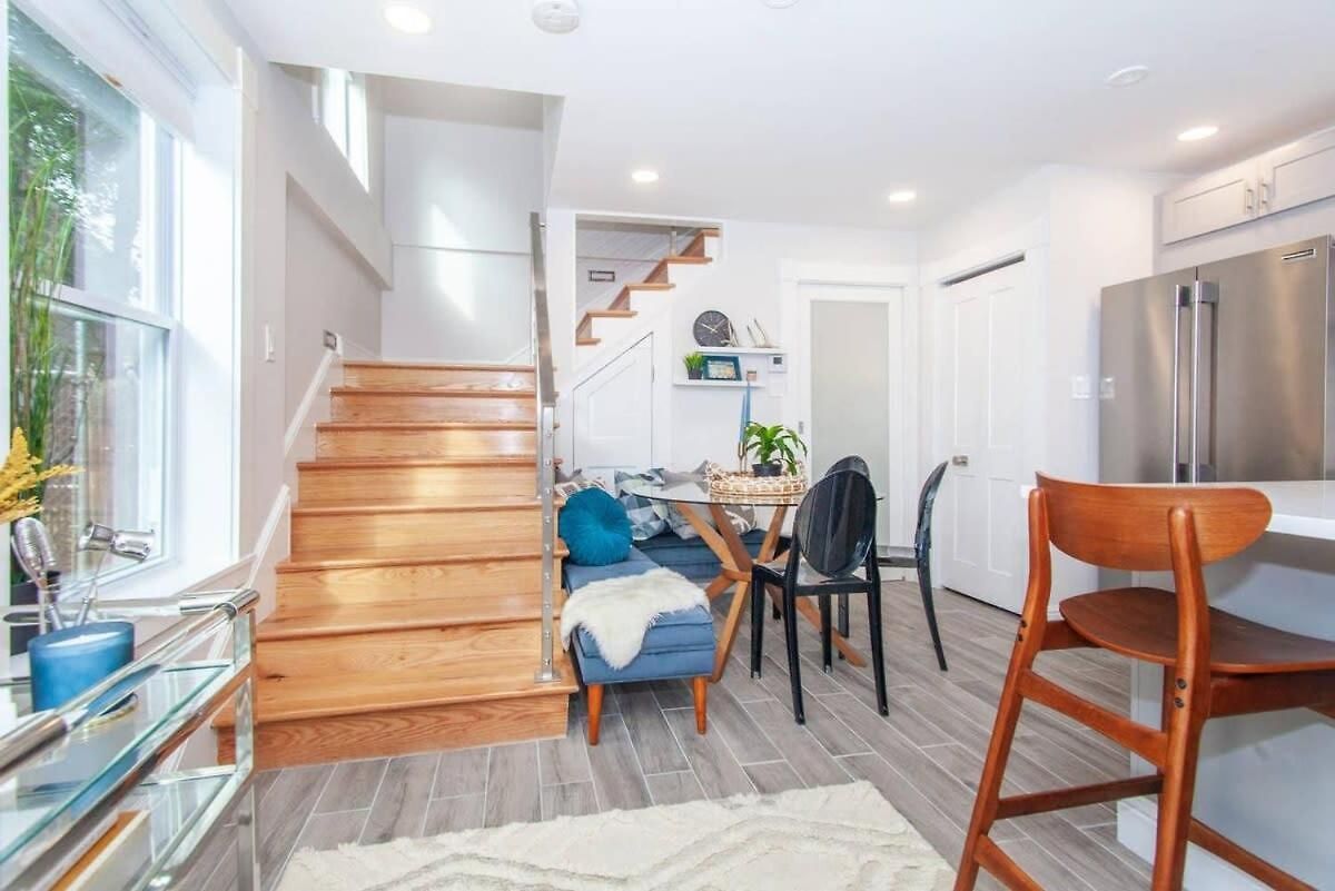 Cozy Duplex Near T * Boston