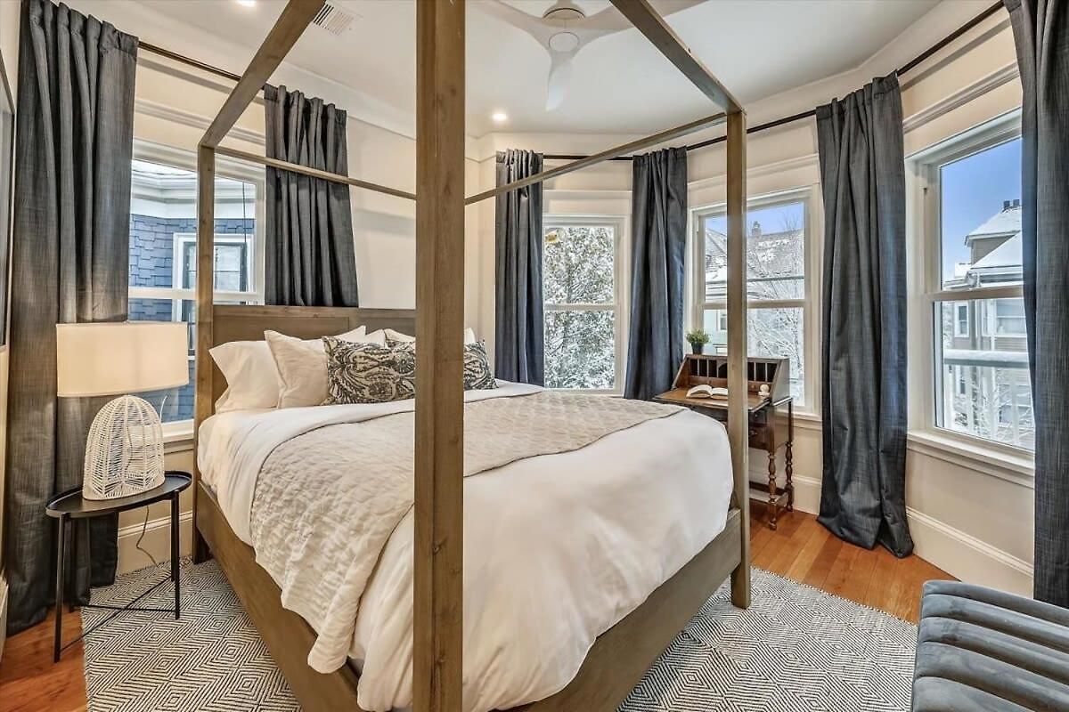 Holiday home Spacious New Renovation Near T Boston