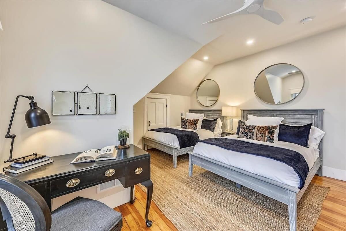 Spacious New Renovation Near T Holiday home