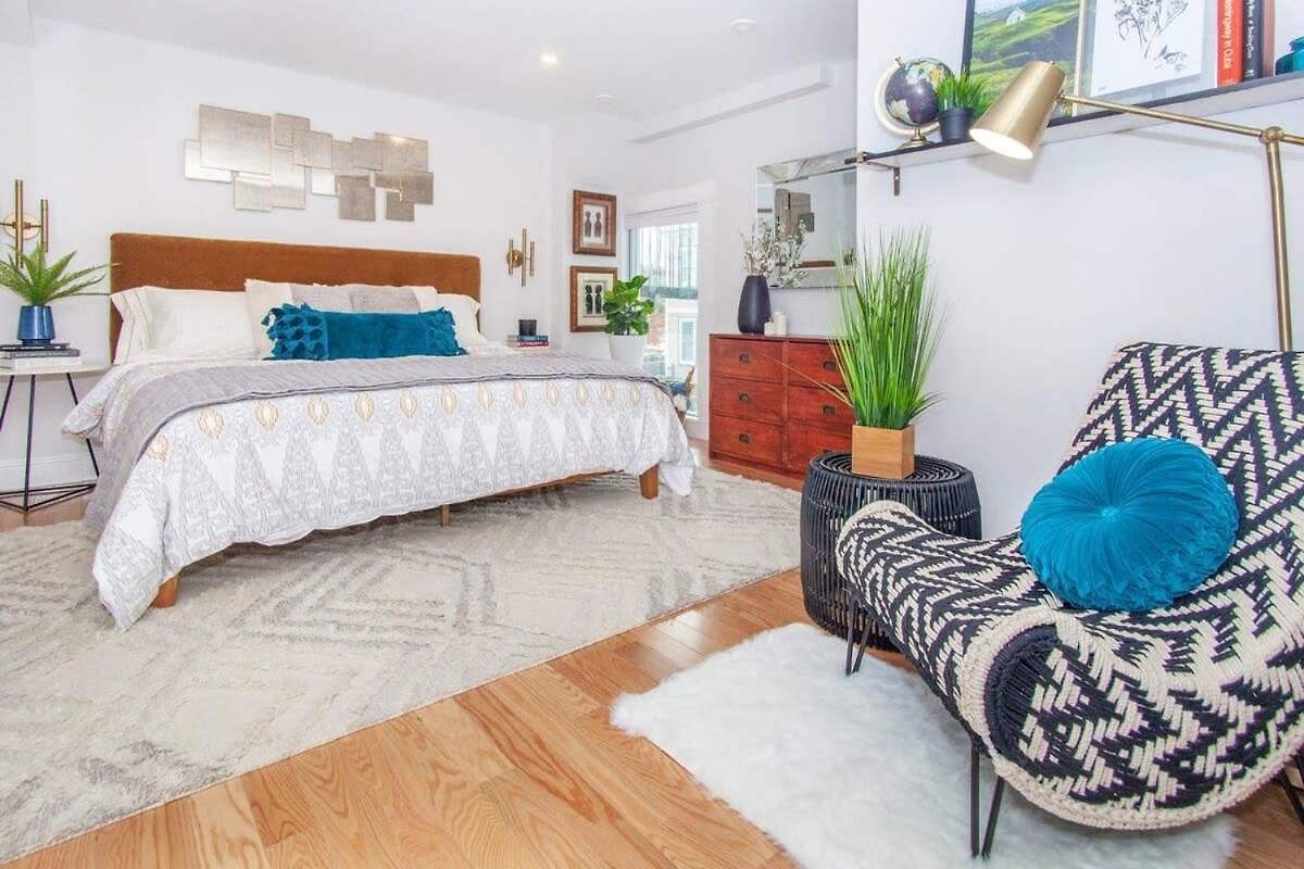 Cozy Duplex Near T Holiday home Boston