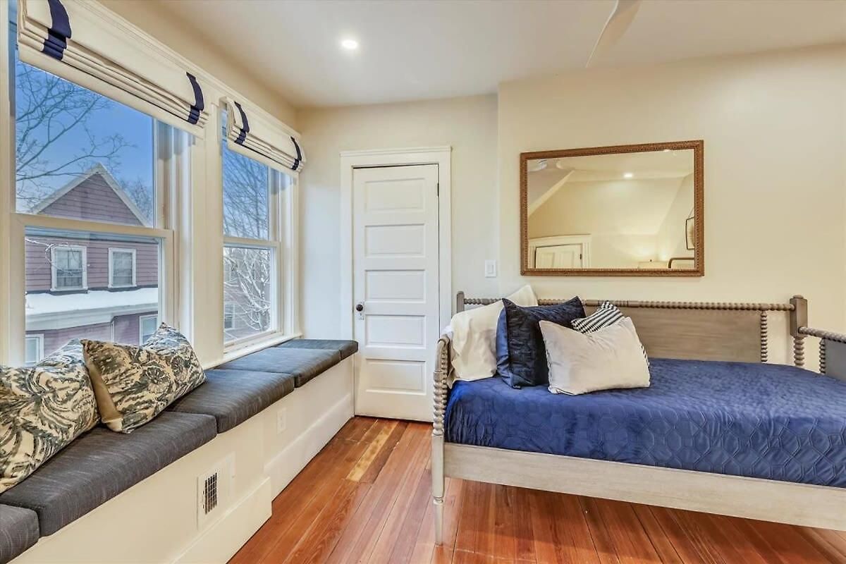 Spacious New Renovation Near T * Boston