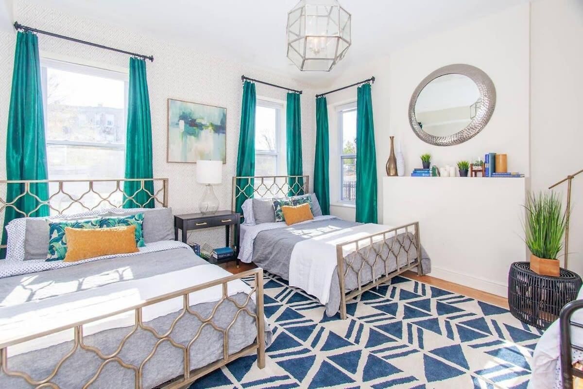 Cozy Duplex Near T *