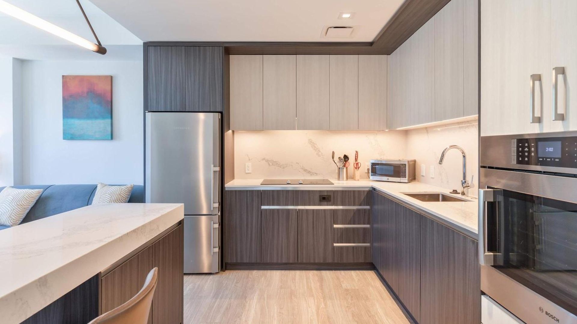 Apartment Seaport Retreat - Rooftop Pool & Gym *