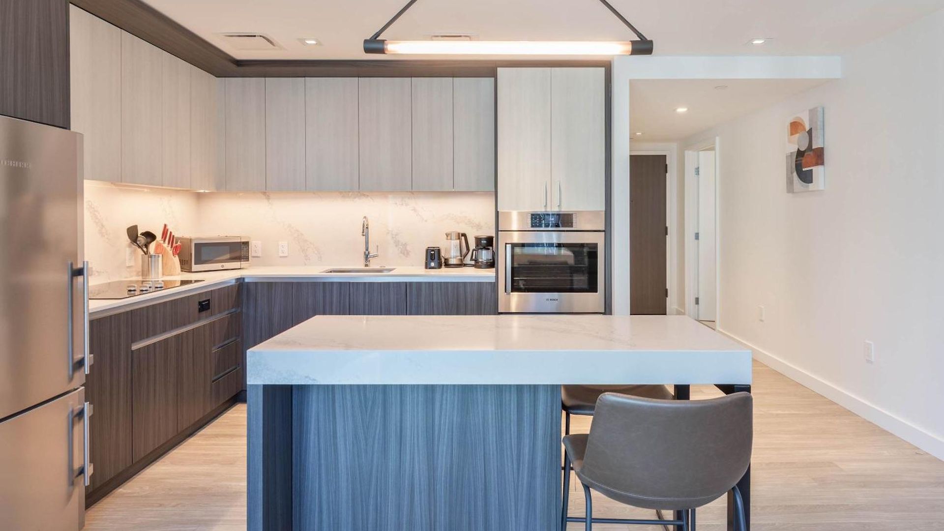 Seaport Retreat - Rooftop Pool & Gym Boston