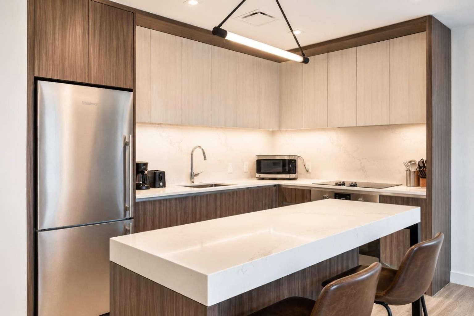 Luxury Seaport Rooftop & Pool Apartment Boston