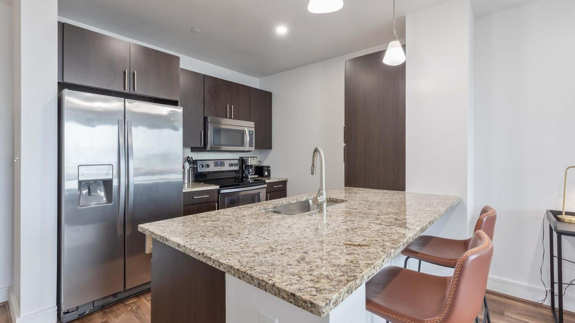 Modern Heart Of Seaport Apartment *