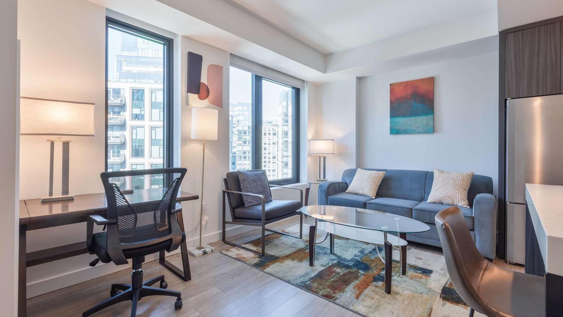 Seaport Retreat - Rooftop Pool & Gym Apartment