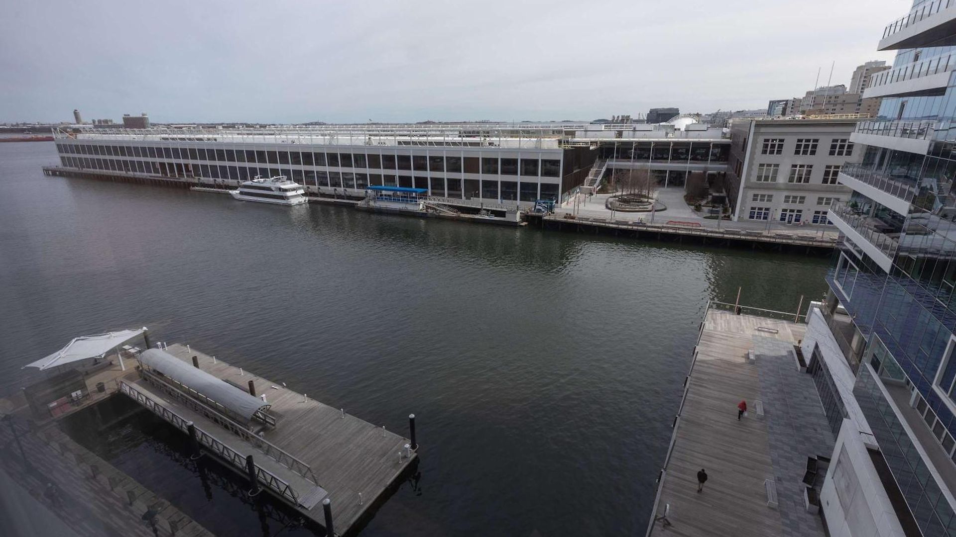 Modern Heart Of Seaport *