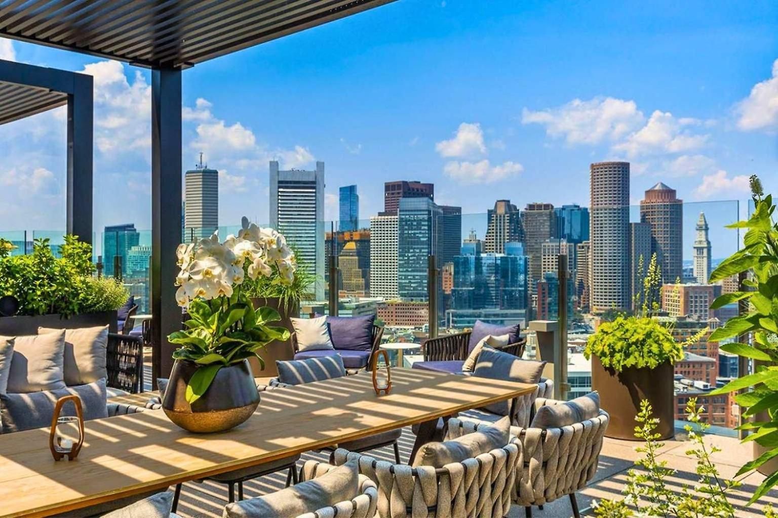 Luxury Seaport Rooftop & Pool