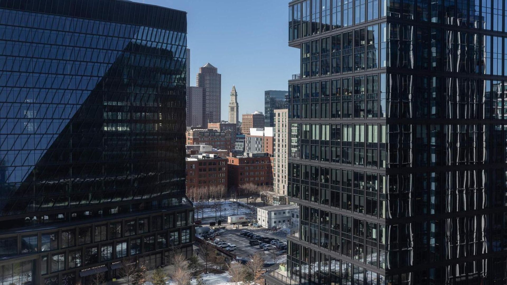 Seaport Retreat - Rooftop Pool & Gym Apartment