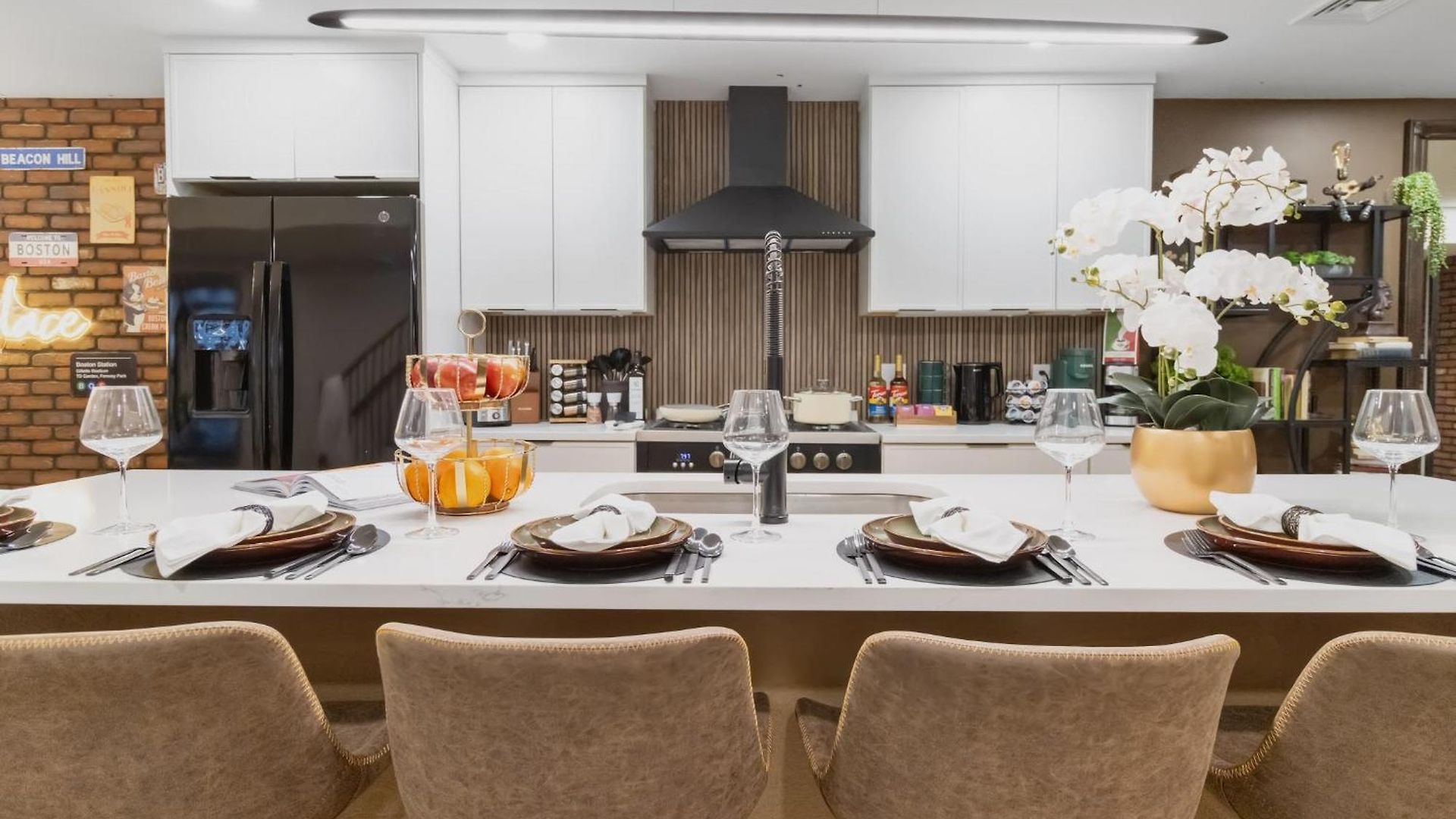 Apartment North End 2-story Penthouse | Prime Location *