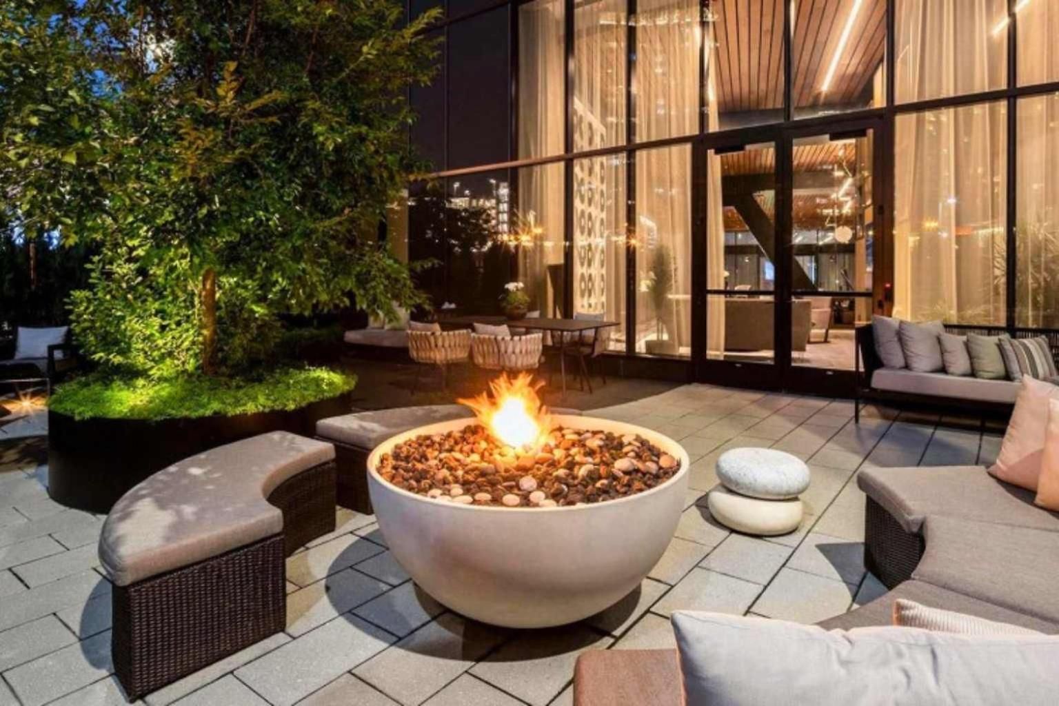 Luxury Seaport Rooftop & Pool Boston