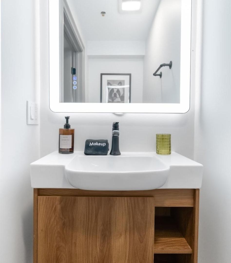 Apartment North End 2-story Penthouse | Prime Location *