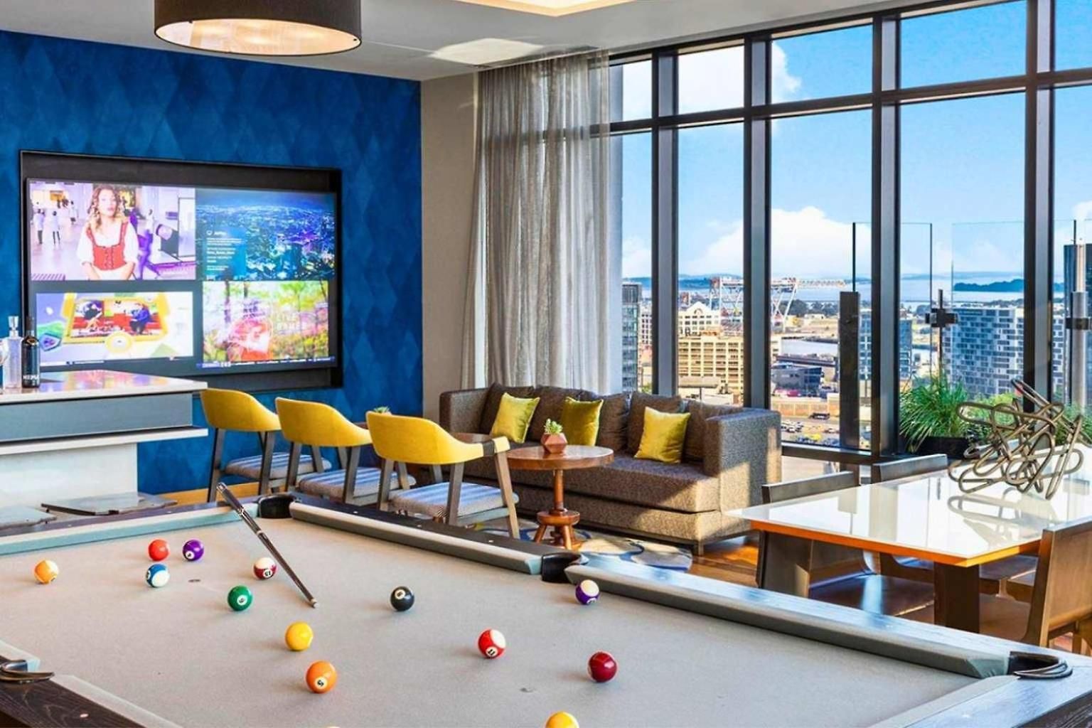 Luxury Seaport Rooftop & Pool Apartment