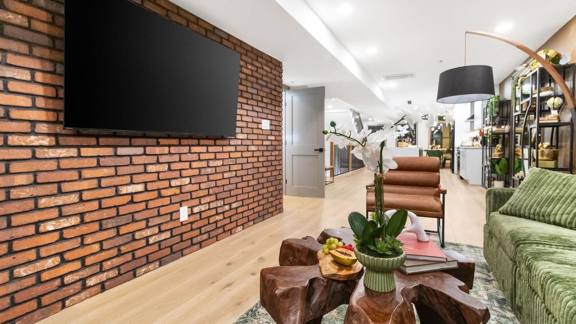 North End 2-story Penthouse | Prime Location Apartment