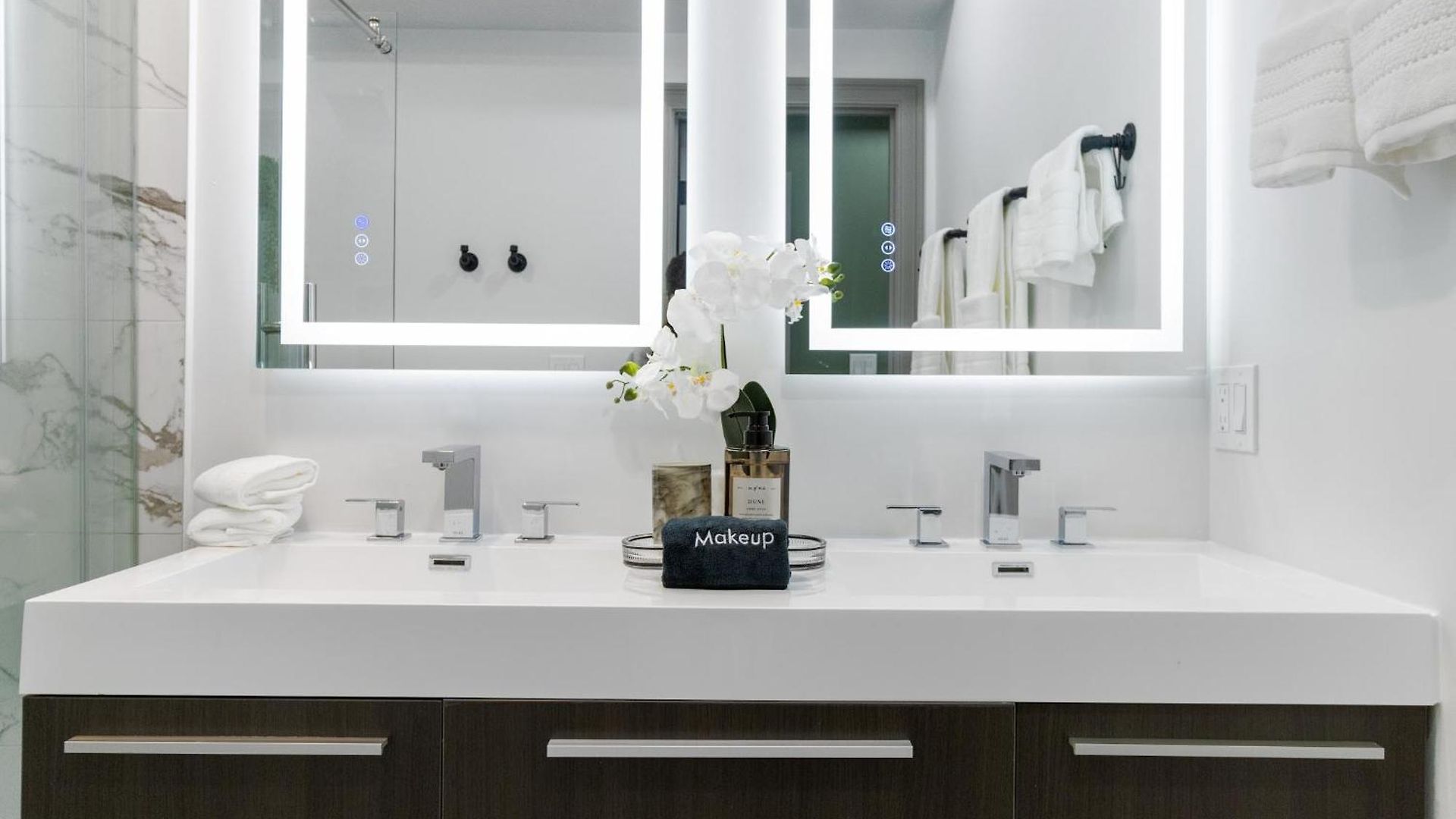 North End 2-story Penthouse | Prime Location Apartment *
