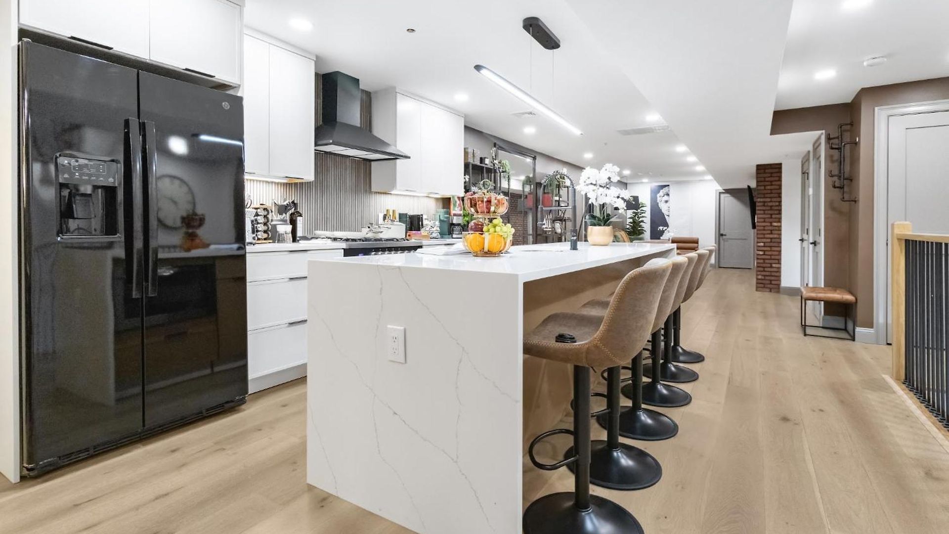 Apartment North End 2-story Penthouse | Prime Location *