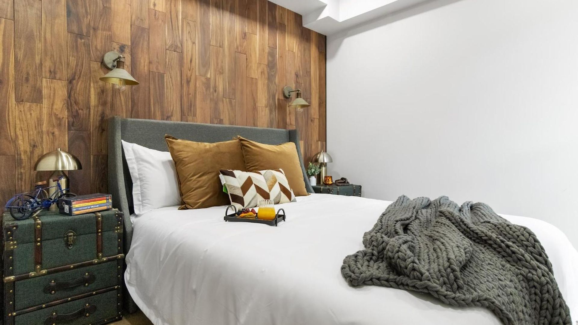 North End 2-story Penthouse | Prime Location Apartment