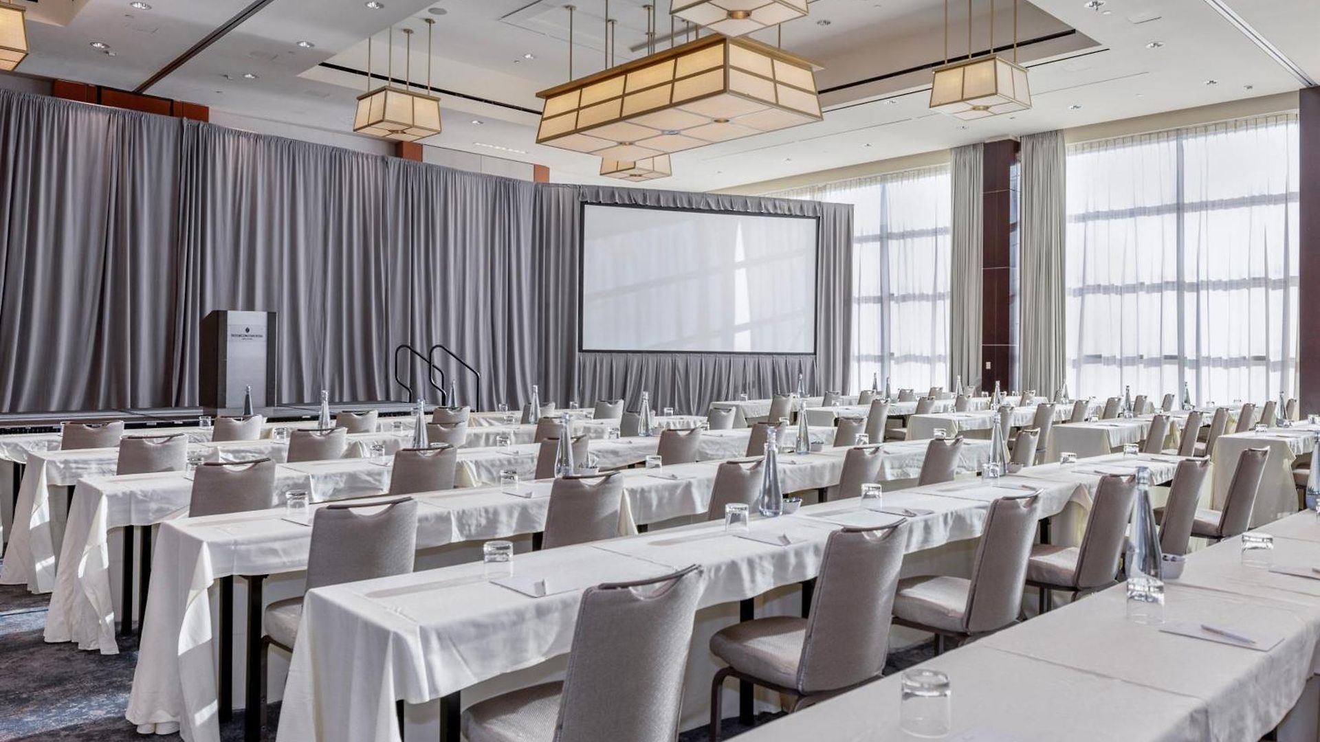 Intercontinental By Ihg Hotel Boston