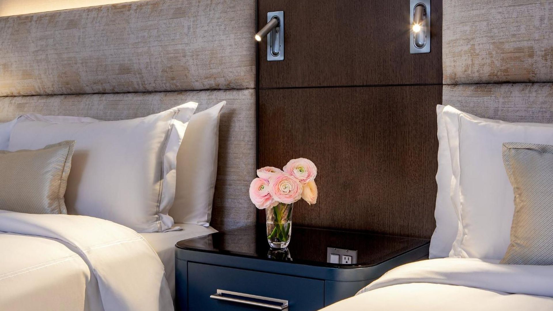 Intercontinental By Ihg 5*