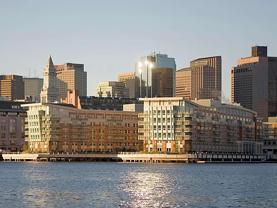 Battery Wharf Hotel, Waterfront Hotel