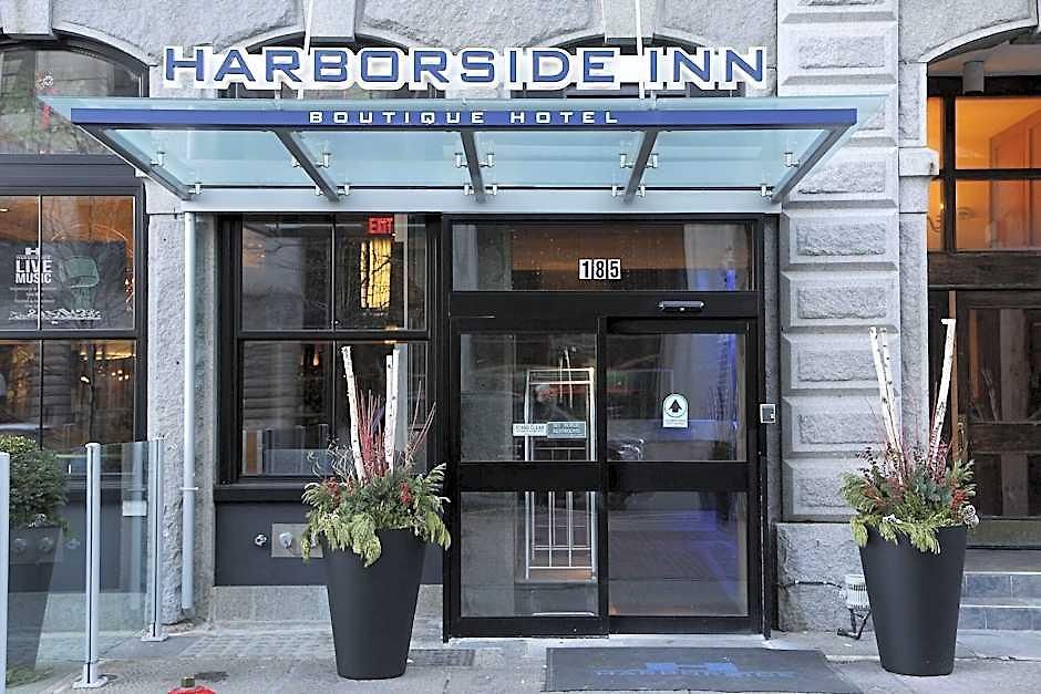 Harborside Hotel