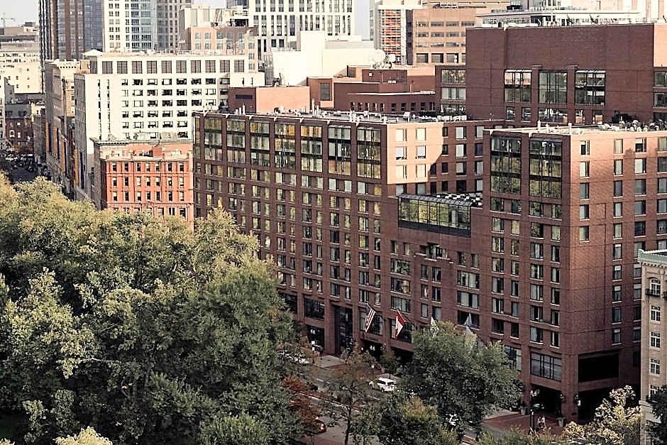 Four Seasons Hotel 5*
