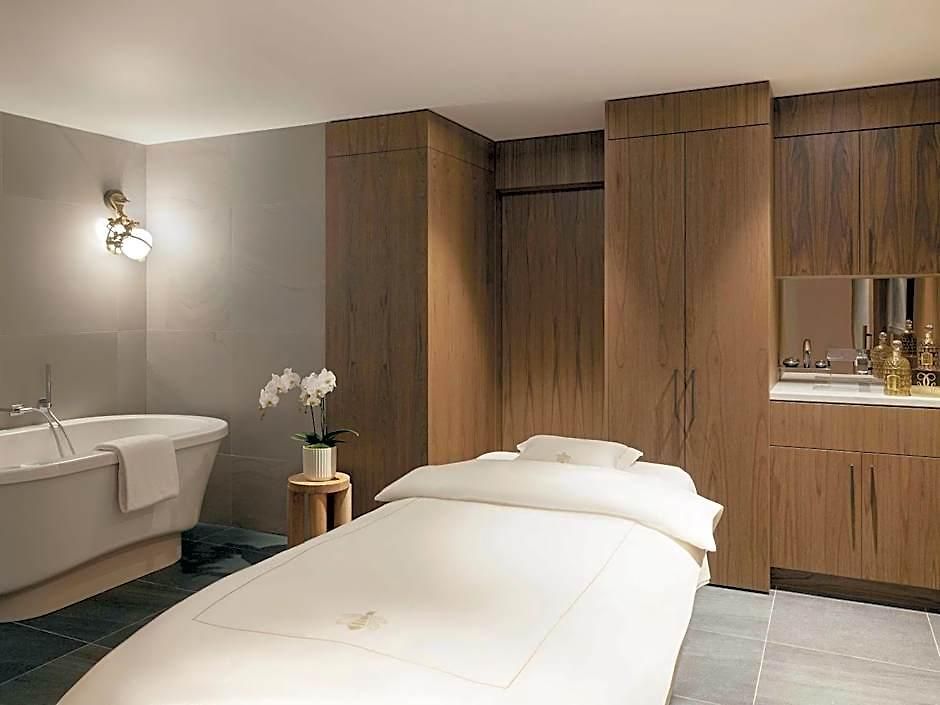 Common Hotel 2*