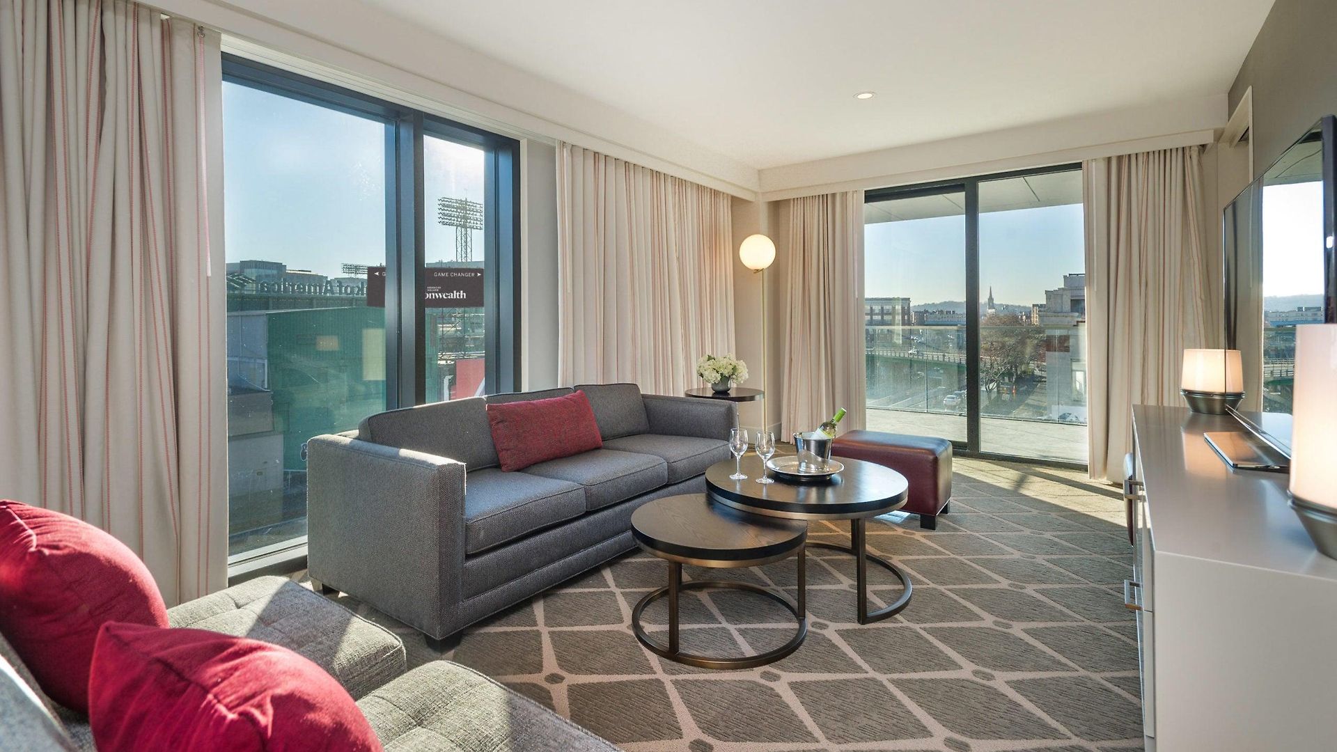 Hotel Commonwealth 5*