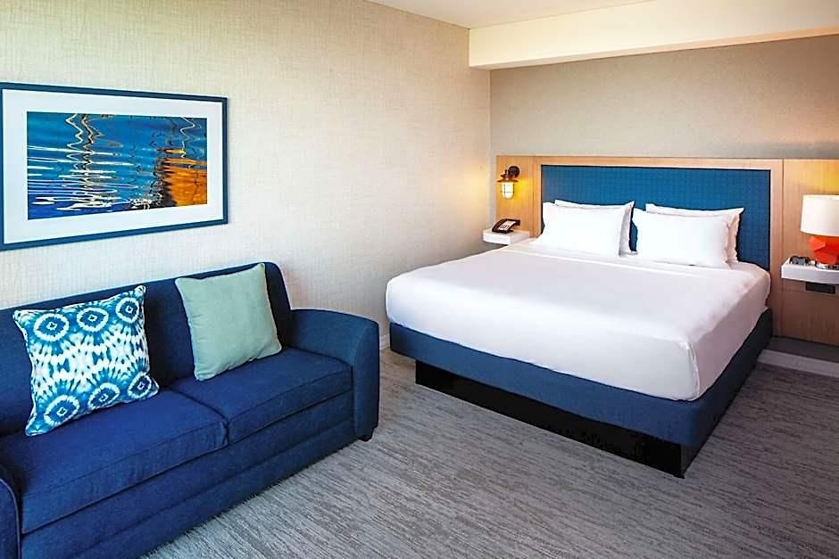 Hampton By Hilton At The Seaport District Hotel Boston