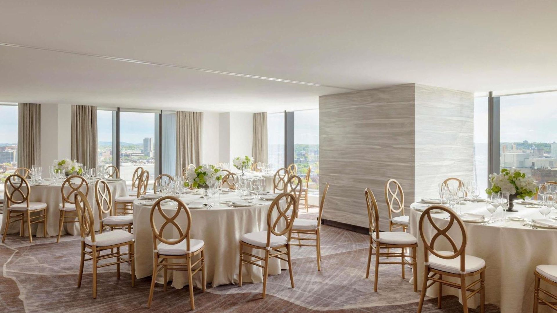 Raffles Hotel 5*