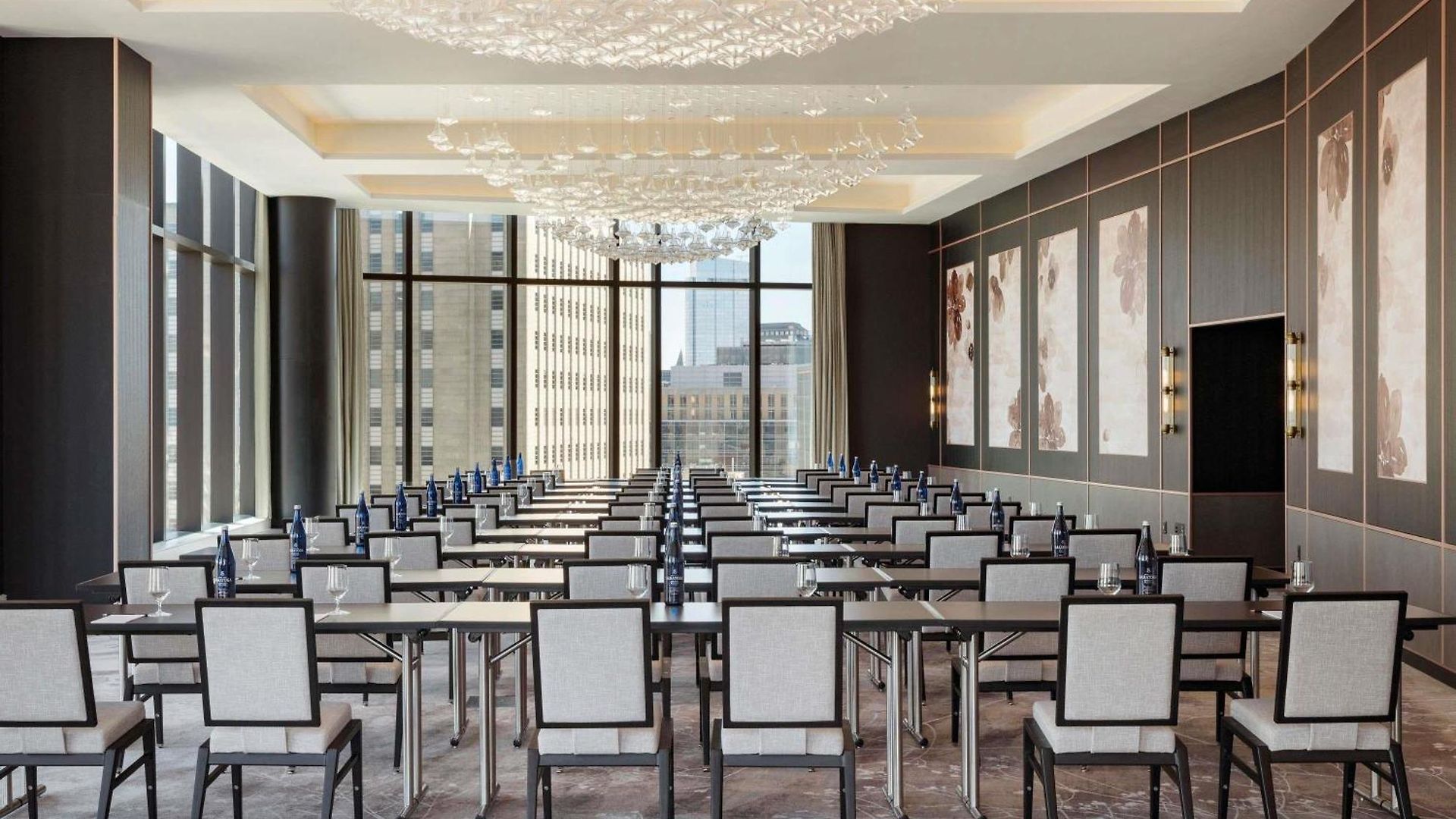 Raffles 5* Boston