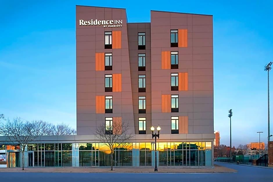 Downtown/south End Hotel 3*