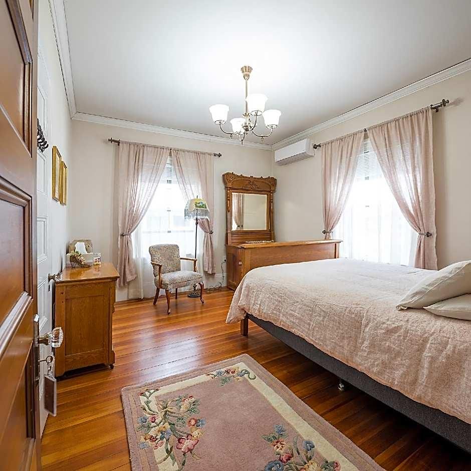 Perkins Bed & Breakfast 3*