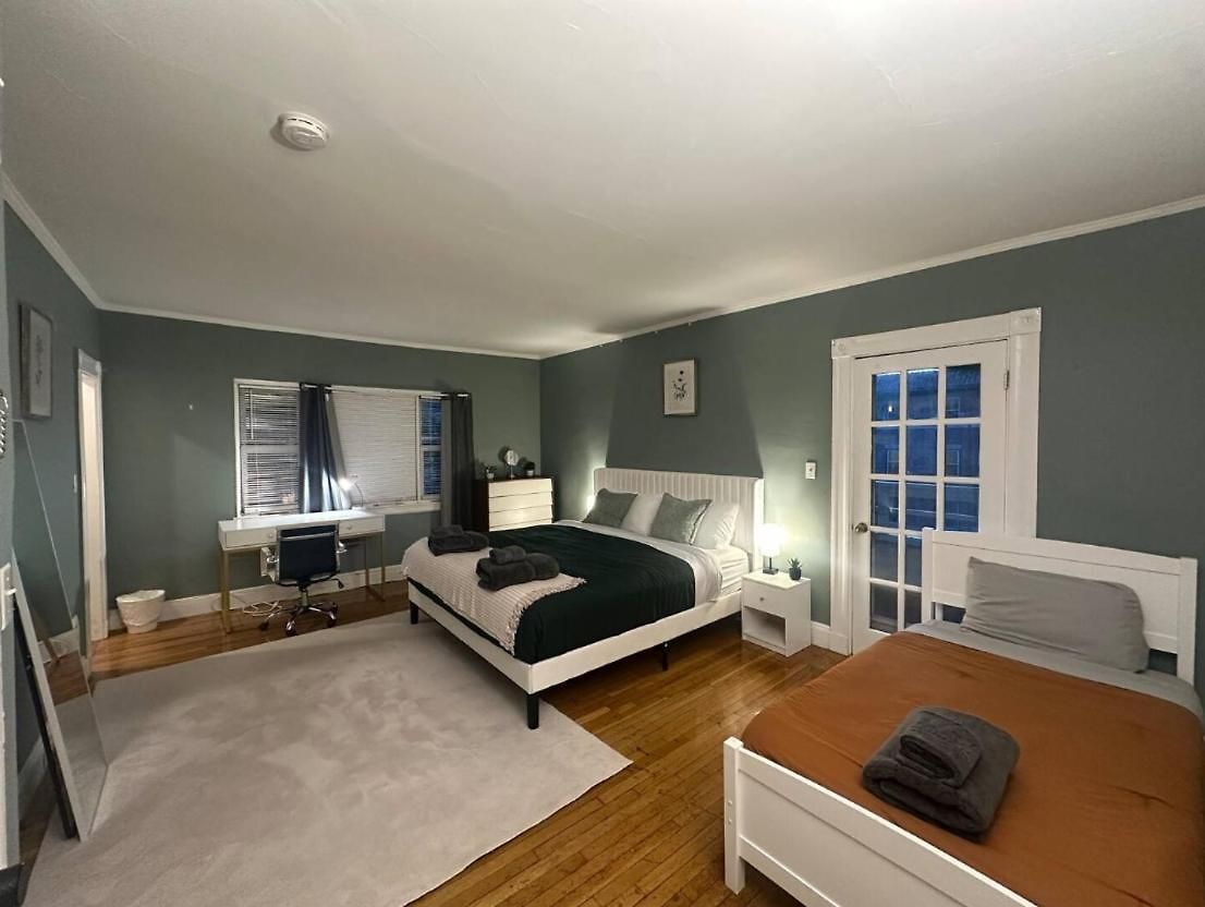 Guest house -no66- Fancy In A House - 2 Beds - Steps To College & Line At Brighton *