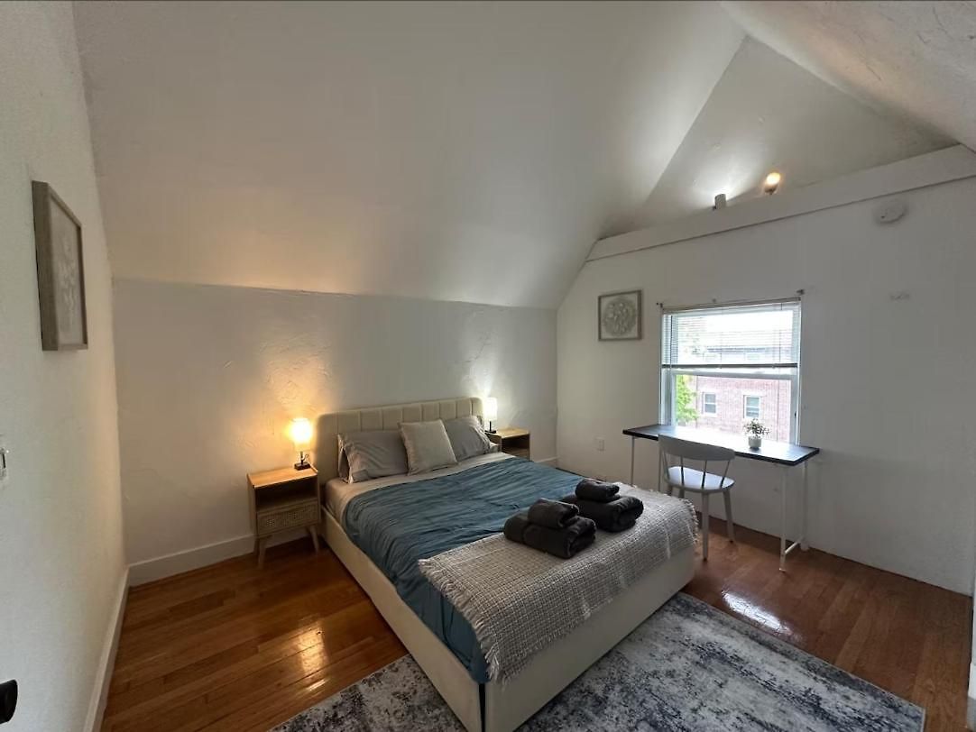 -no70- Fancy In A House - Walking Distance To Line T Station - Centrally Located At Brighton Homestay Boston
