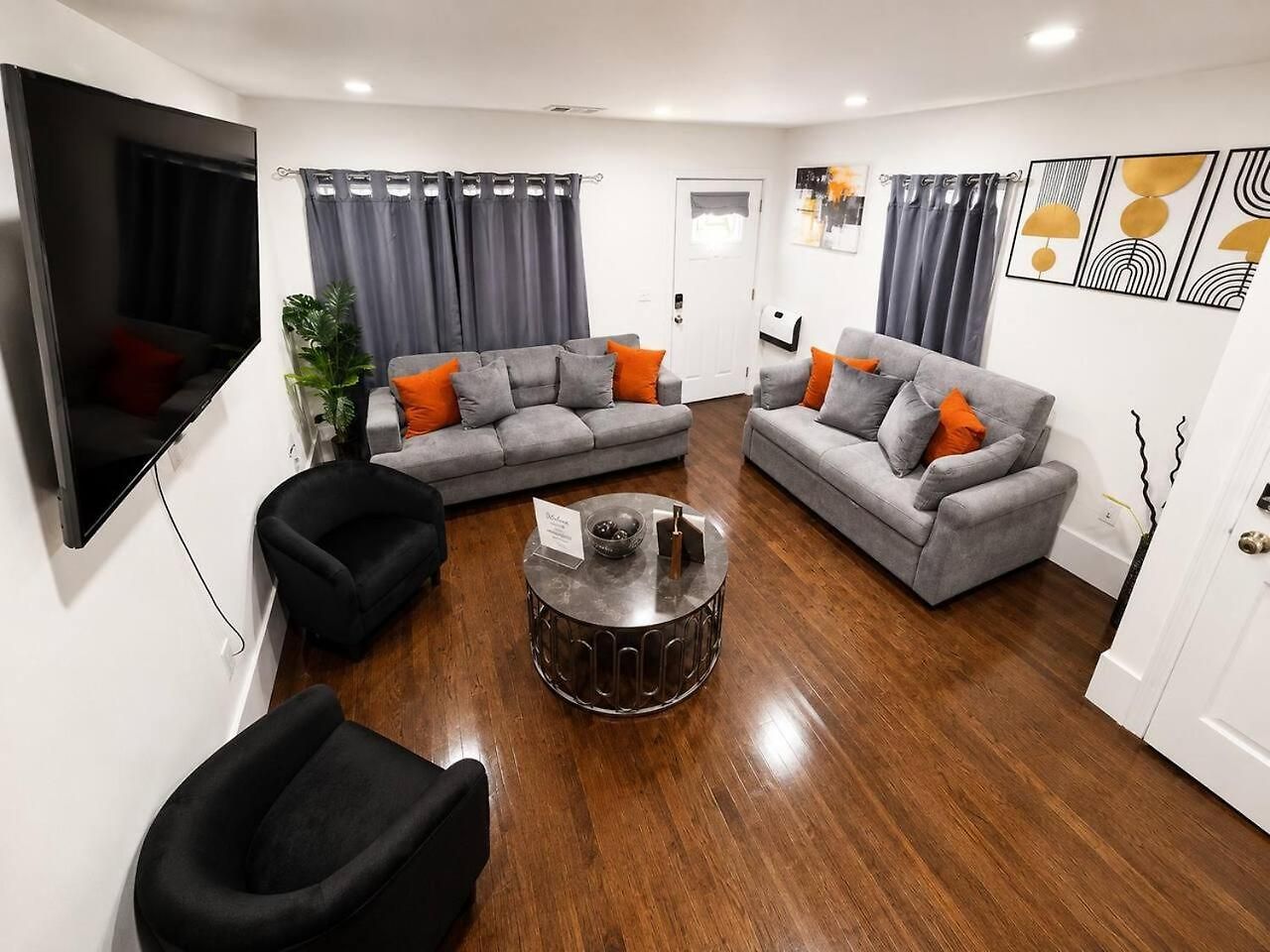 New 4-bedroom, 5 Bed, 2.5bath Near Downtown