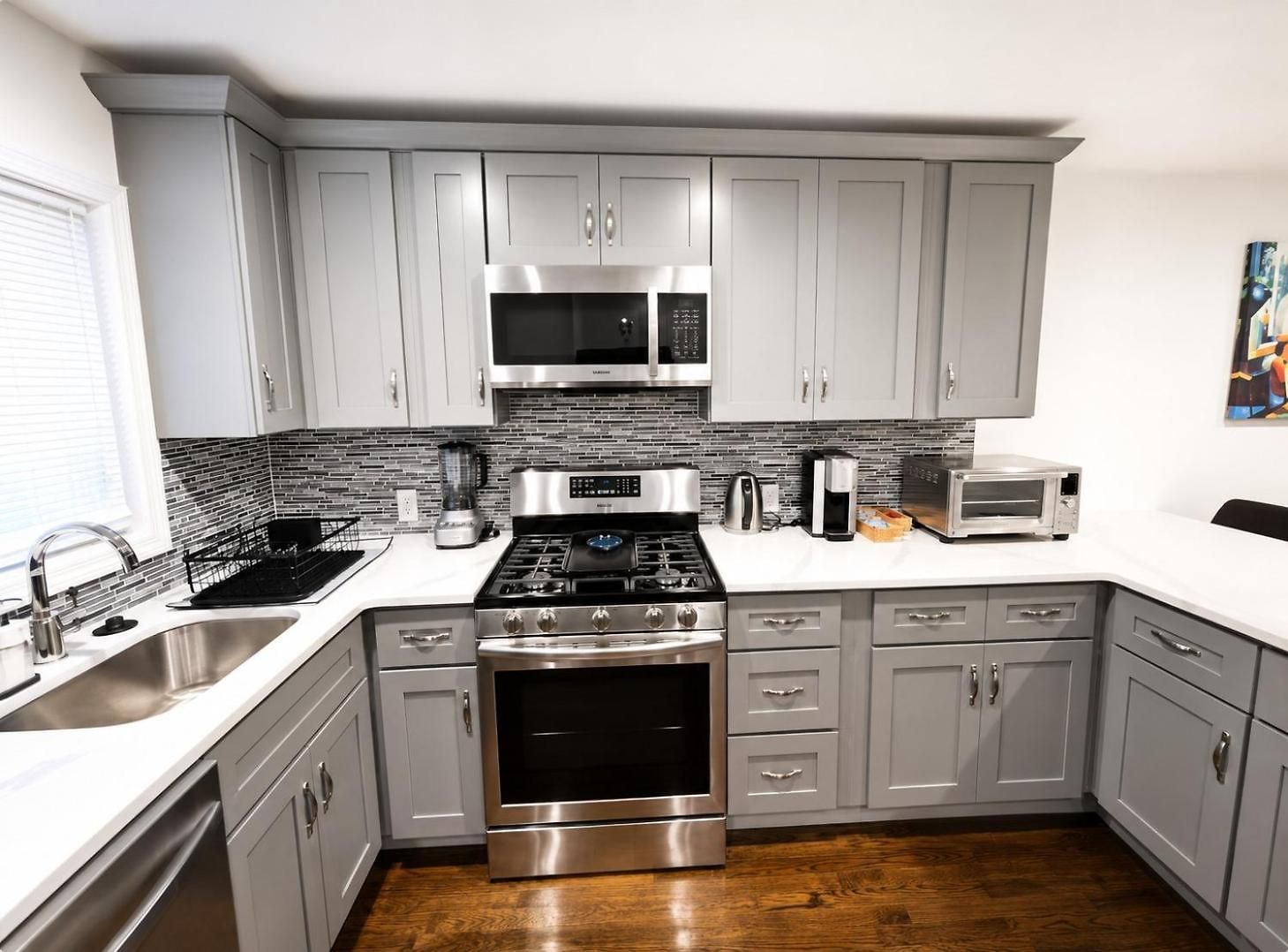 New 4-bedroom, 5 Bed, 2.5bath Near Downtown