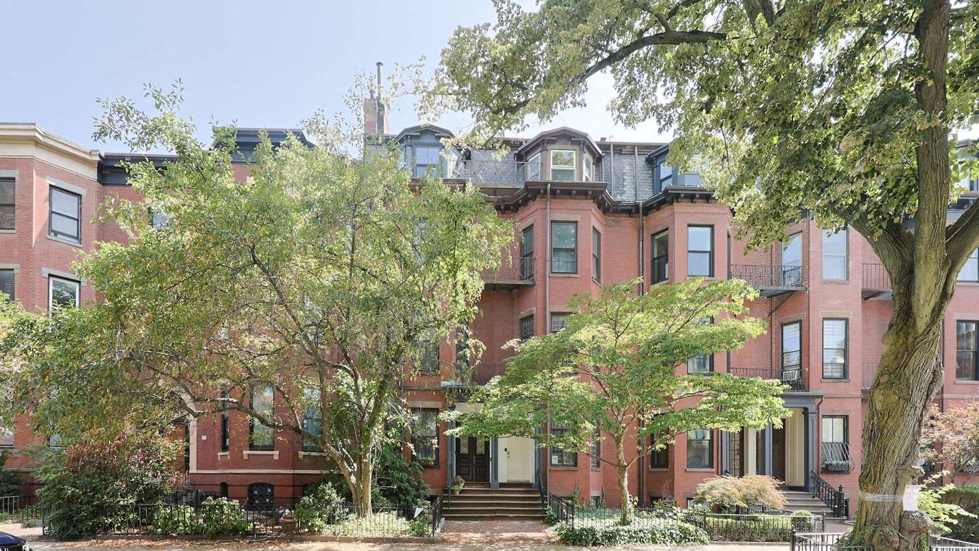 Brownstone Stay, Includes Parking Boston
