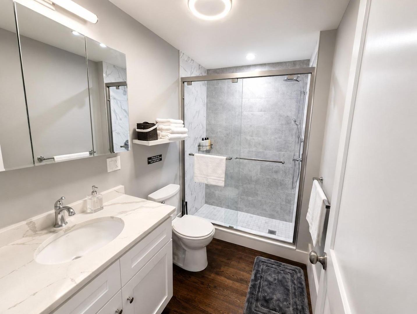 Holiday home New 4-bedroom, 5 Bed, 2.5bath Near Downtown Boston