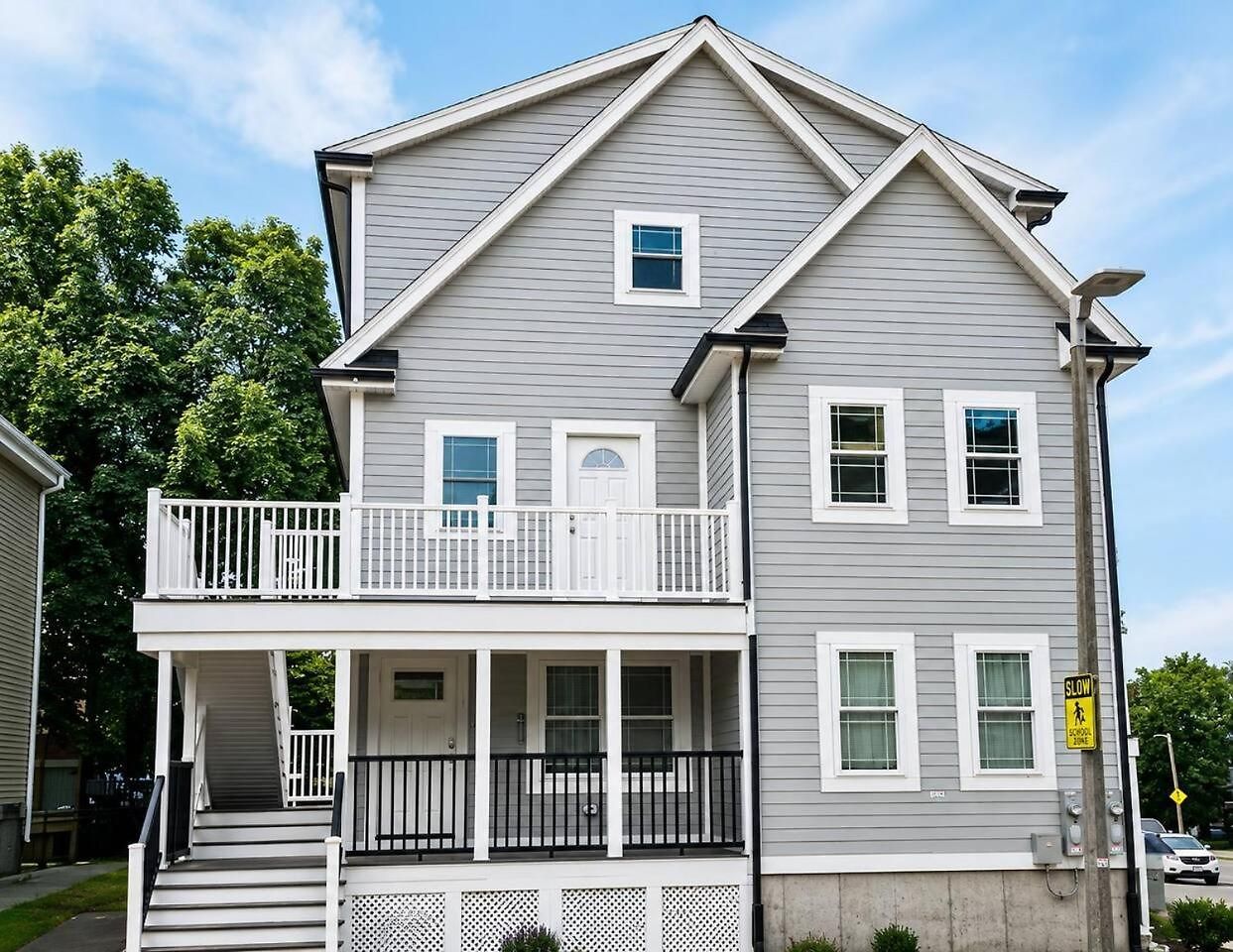Holiday home New 4-bedroom, 5 Bed, 2.5bath Near Downtown *