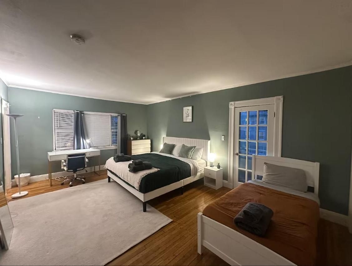 -no66- Fancy In A House - 2 Beds - Steps To College & Line At Brighton Guest house *